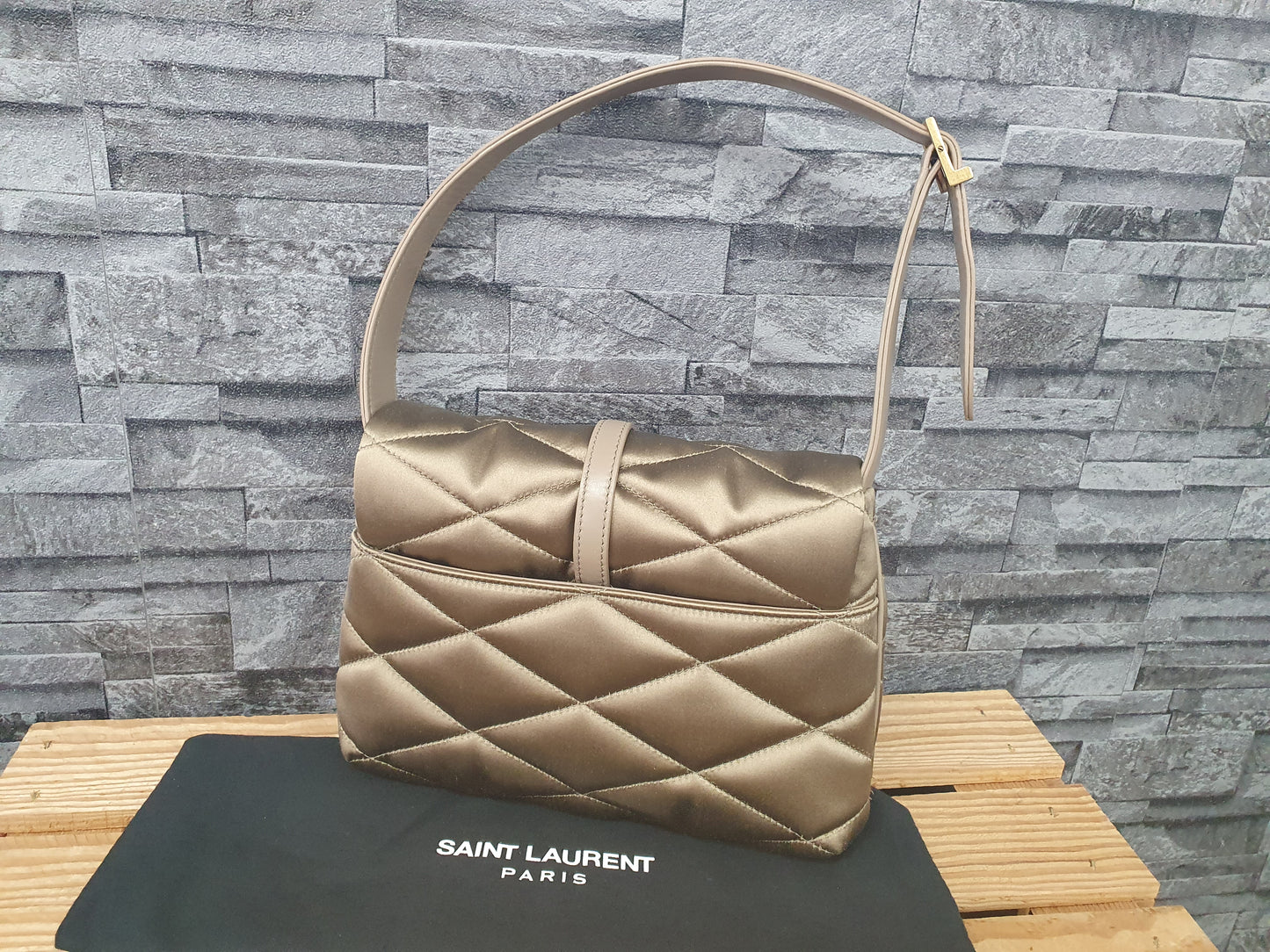 Saint Laurent YSL LE57 Schultertasche Hobo Bag Satin Leder Neuwertig