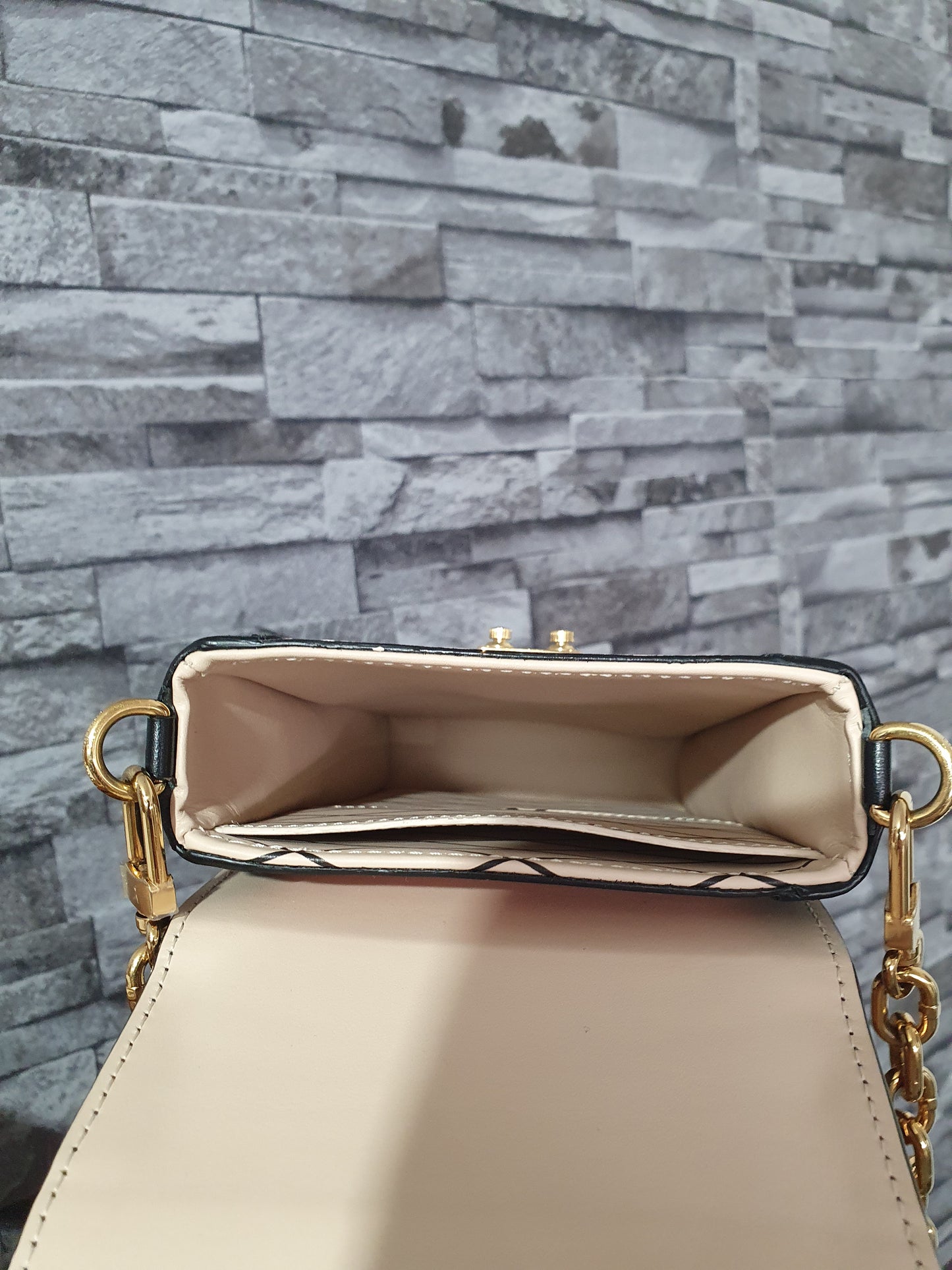 Original Louis Vuitton Trunk Vertical Epi Leder Rosa Handytasche