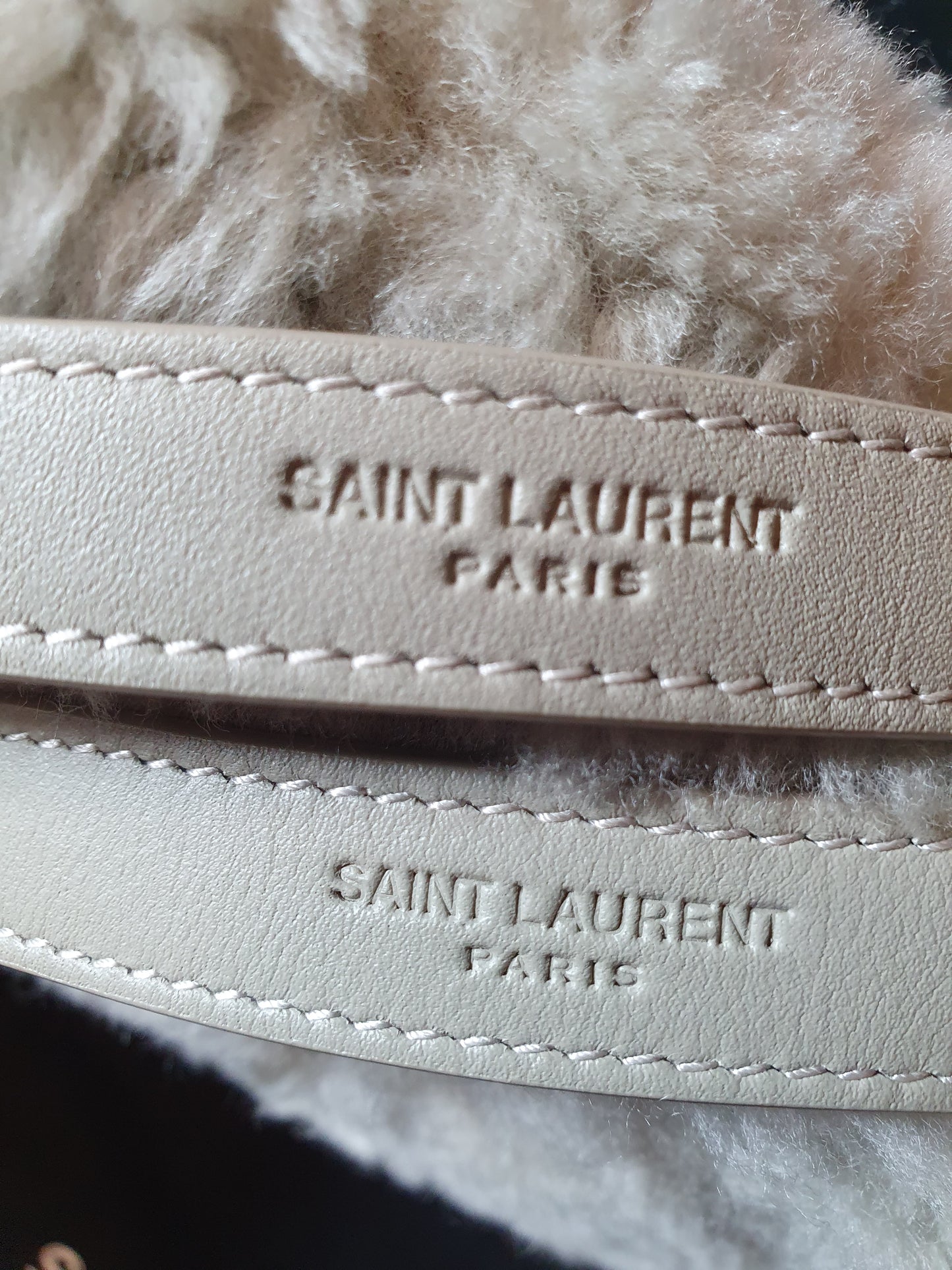 NEU! Original Saint Laurent  YSL  Niki Medium Schultertasche Hobo Bag Shearling NP 2950