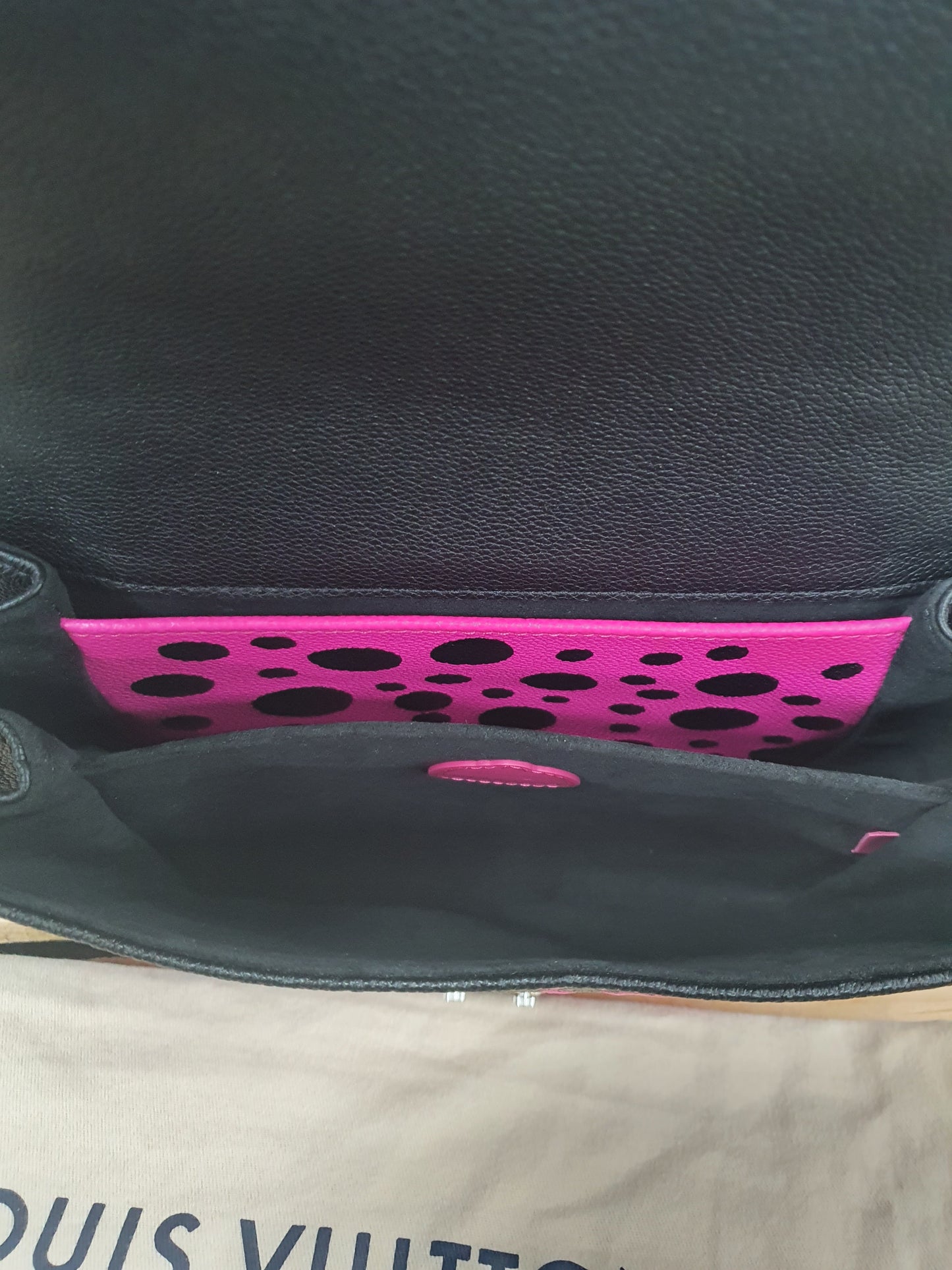 NEU! Original Louis Vuitton Metis Kusama Empreinte Leder Schwarz