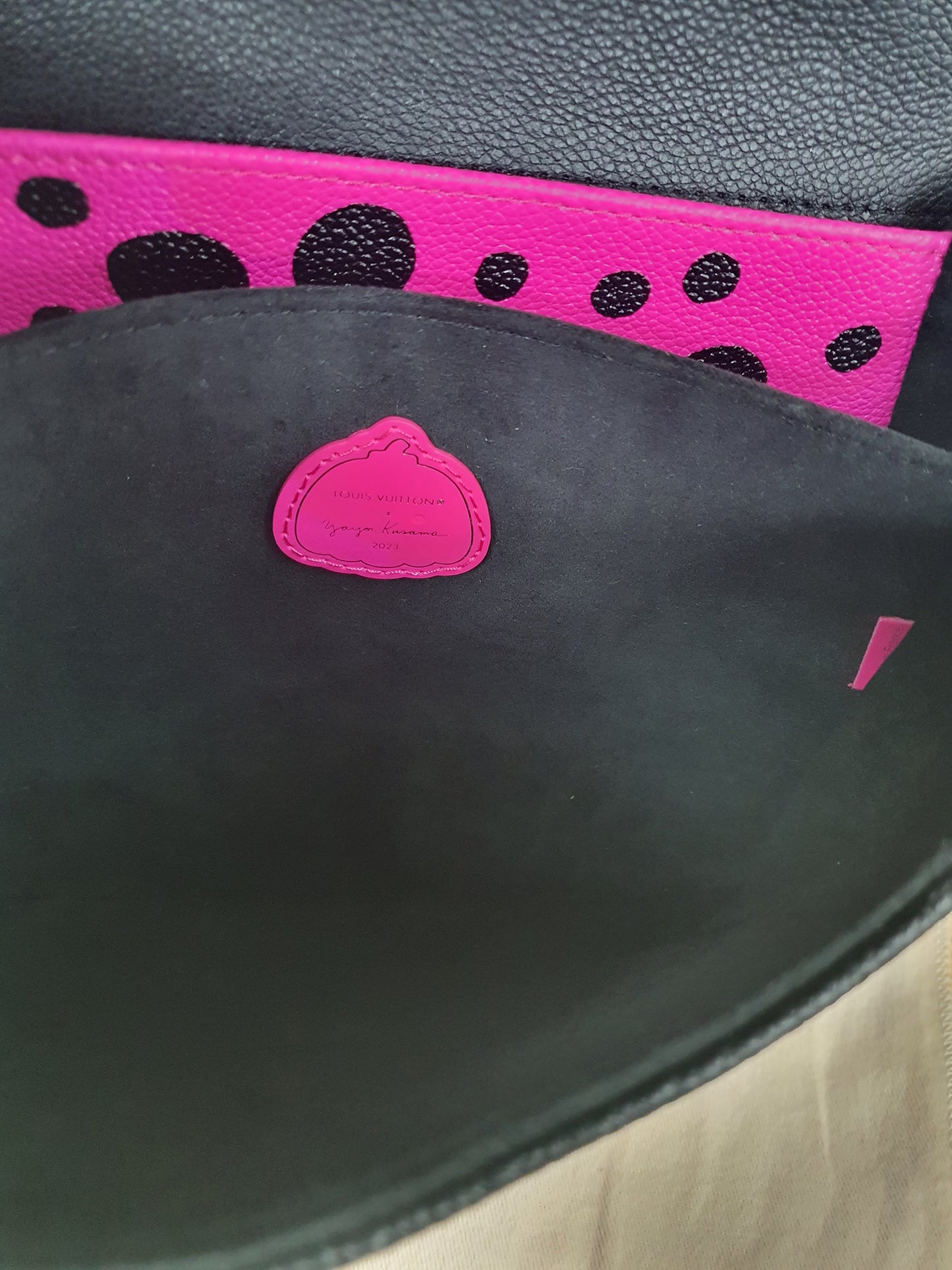 NEU! Original Louis Vuitton Metis Kusama Empreinte Leder Schwarz