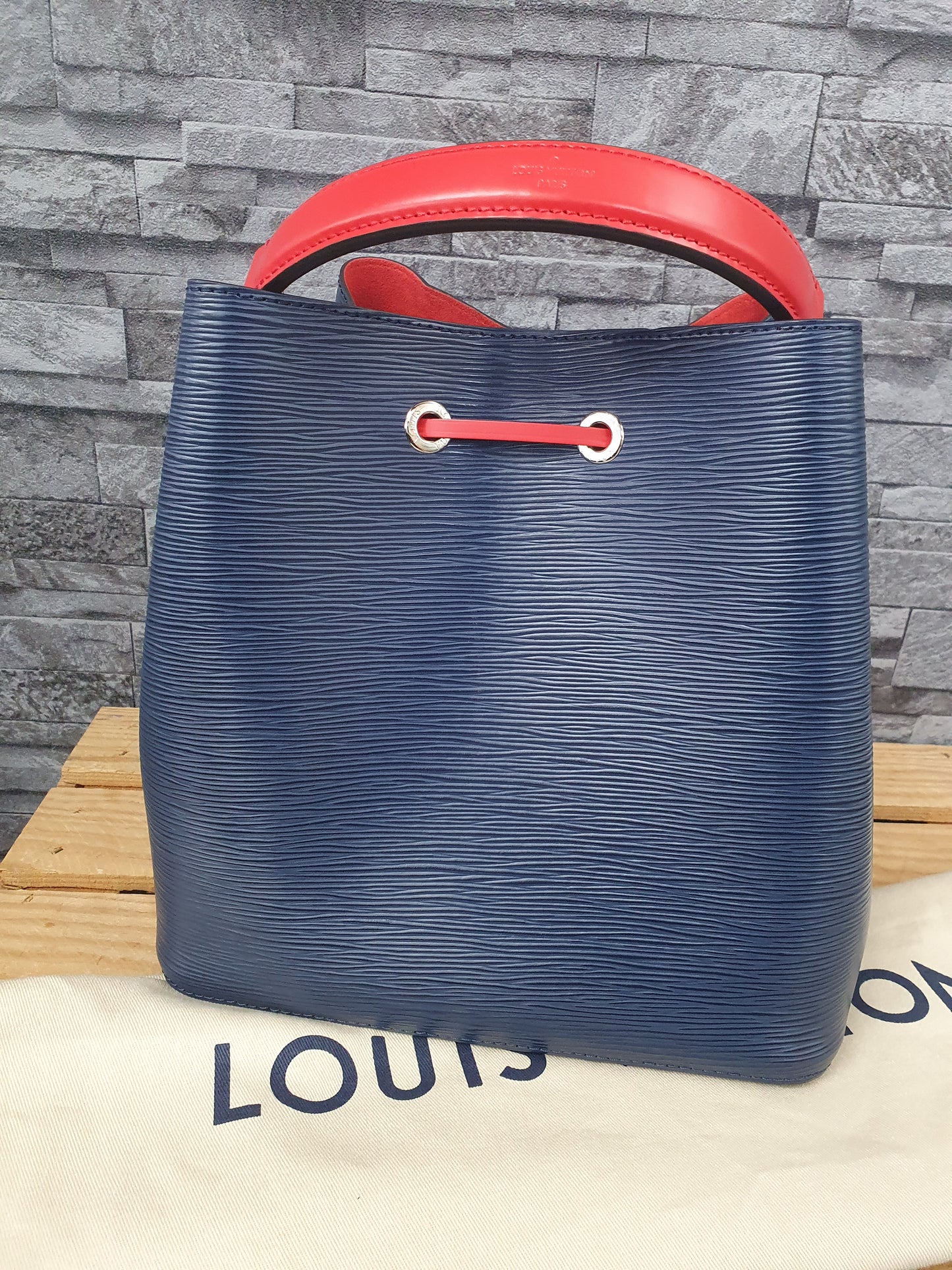 Original Louis Vuitton NeoNoe Epi Leder Blau Rot FullSet