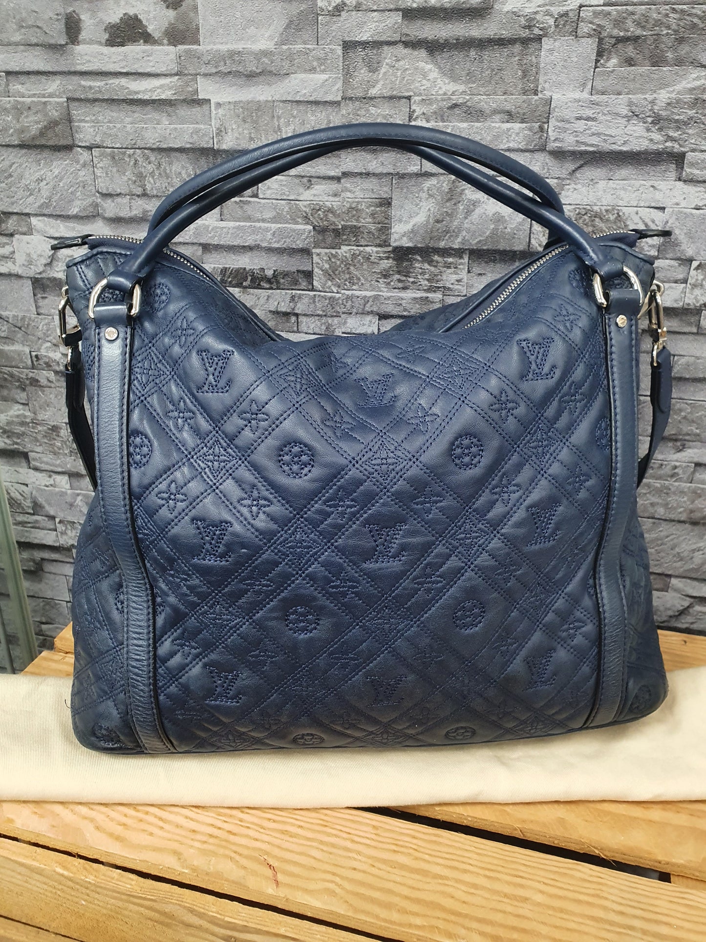 Original Louis Vuitton Antheia Ixia Leder Schultertasche Blau