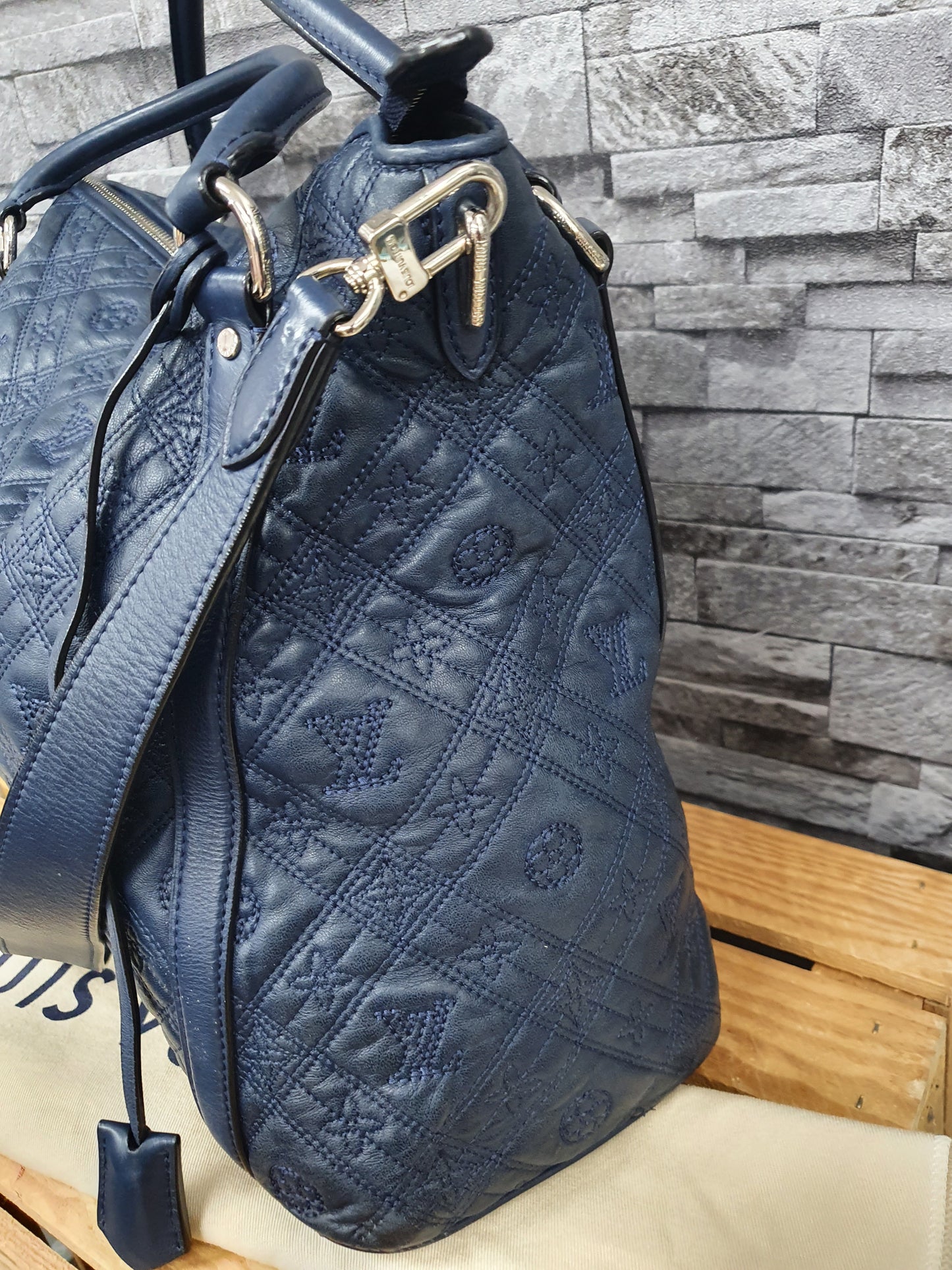 Original Louis Vuitton Antheia Ixia Leder Schultertasche Blau