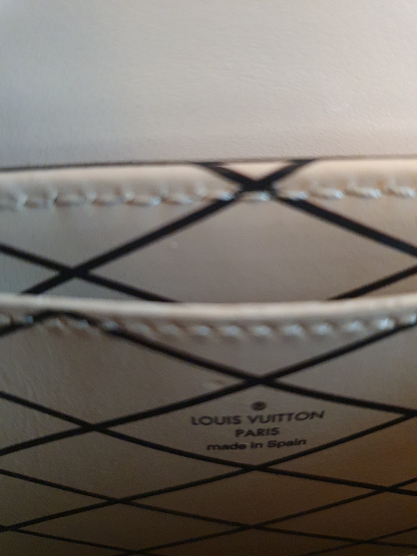 Original Louis Vuitton Trunk Vertical Epi Leder Rosa Handytasche