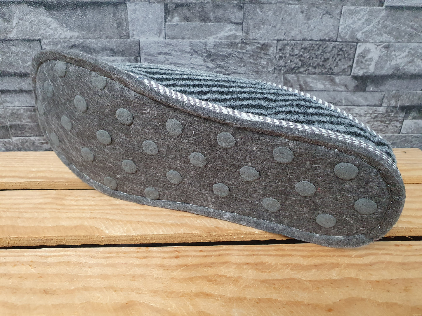 Herren Magnus Halbschuhe Schlappen Filzpantoffeln Filtsohle mit Noppen Grau &  Blau