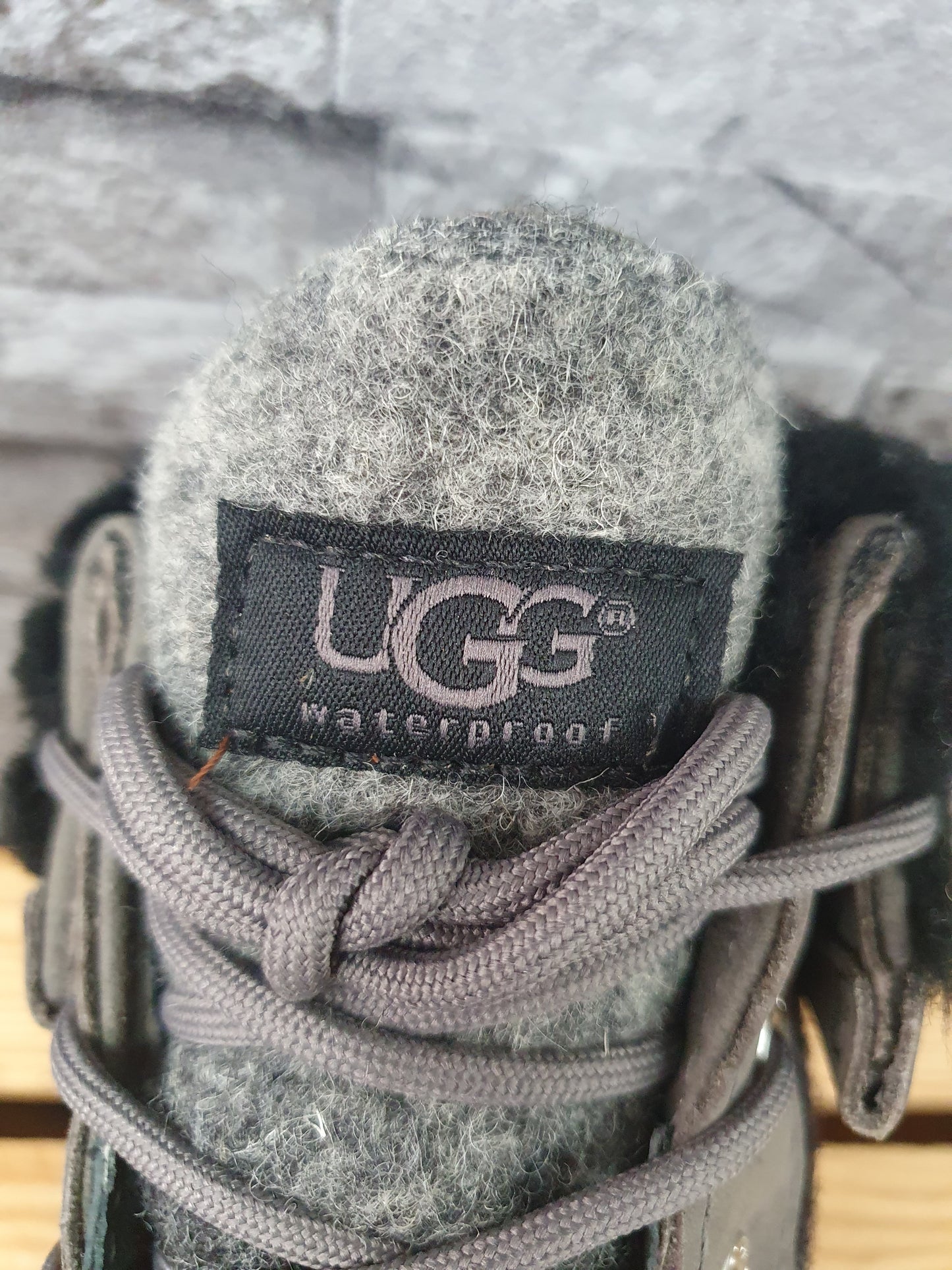 NEU! Original UGG Boots Adirondack Boot III Grau Leder Wasserdicht Lammfell Gr.40