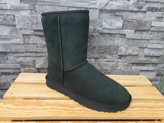 NEU! Original UGG Boots Classic Short Schwarz Lammfell  Gr.39